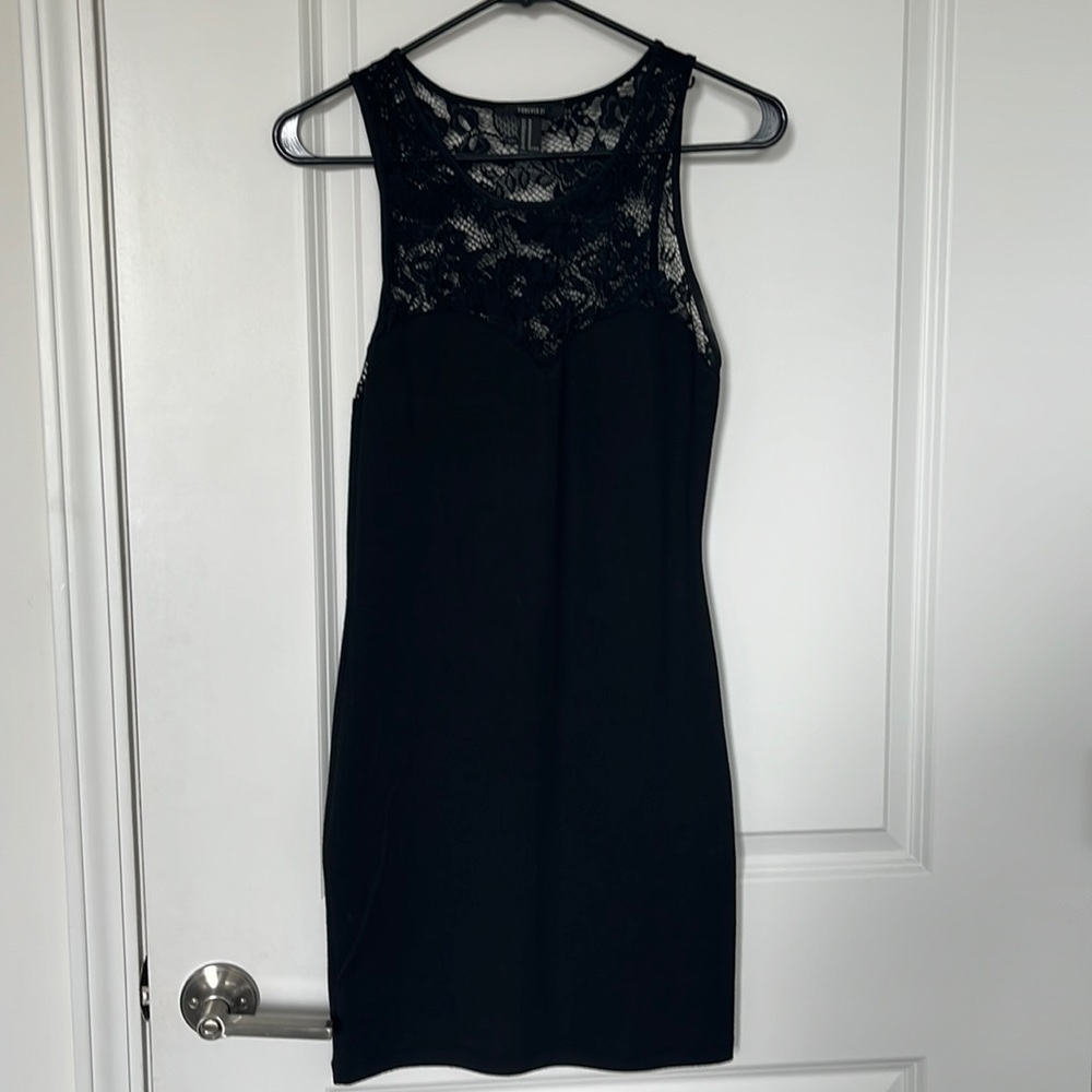 Black bodycon dress